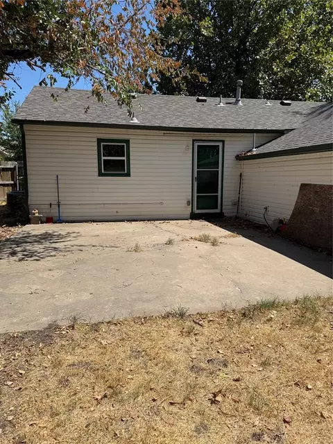 Exterior - 148 Reed Ave, Norman, OK 73071 photo 6 of 9