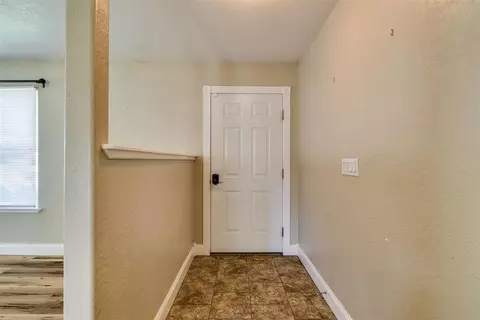 Entry Way - 216 SW 4th St, Checotah, OK 74426 photo 2 of 4