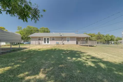 Exterior - 216 SW 4th St, Checotah, OK 74426 photo 7 of 9
