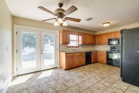 Kitchen - 216 SW 4th St, Checotah, OK 74426 photo 1 of 5