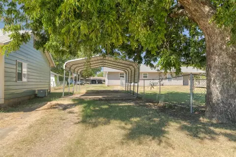 Exterior - 216 SW 4th St, Checotah, OK 74426 photo 8 of 9