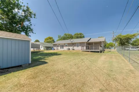 Exterior - 216 SW 4th St, Checotah, OK 74426 photo 6 of 9