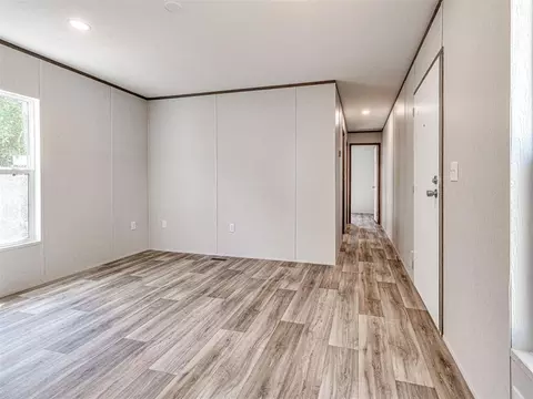 Living - 333073 E 1000 Rd, Harrah, OK 73045 photo 3 of 4