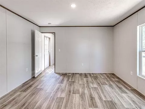 Bedroom - 333073 E 1000 Rd, Harrah, OK 73045 photo 3 of 9