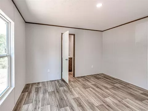 Bedroom - 333073 E 1000 Rd, Harrah, OK 73045 photo 4 of 9