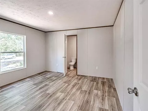 Bedroom - 333073 E 1000 Rd, Harrah, OK 73045 photo 1 of 9