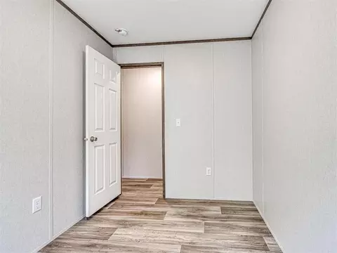 Bedroom - 333073 E 1000 Rd, Harrah, OK 73045 photo 6 of 9