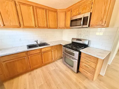 Kitchen - 1329 E Spruce St, Altus, OK 73521 photo 2 of 2