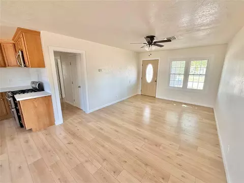Living - 1329 E Spruce St, Altus, OK 73521 photo 1 of 2