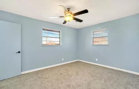 Bedroom - 932 Hazel St, Altus, OK 73521 photo 6 of 7