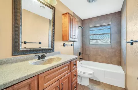 Bath - 932 Hazel St, Altus, OK 73521 photo 2 of 2