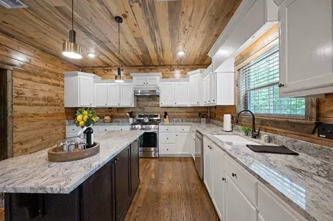 Kitchen - 123 King Pine Ln, Broken Bow, OK 74728 photo 6 of 6