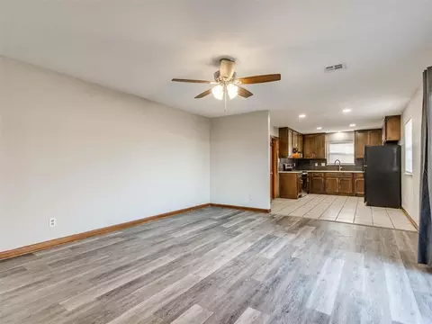 Living - 421 Foreman Ave, Norman, OK 73069 photo 4 of 5