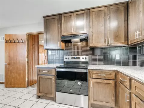 Kitchen - 421 Foreman Ave, Norman, OK 73069 photo 3 of 5