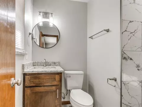 Bath - 421 Foreman Ave, Norman, OK 73069 photo 3 of 4