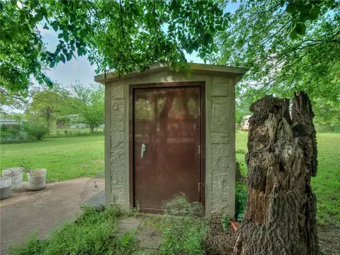 Exterior - 340013 E 810 Rd, Tryon, OK 74875 photo 5 of 19