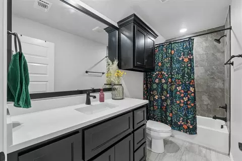 Bath - 3405 Broadmoore Dr, Moore, OK 73160 photo 5 of 5