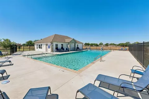 Exterior - 3405 Broadmoore Dr, Moore, OK 73160 photo 4 of 4