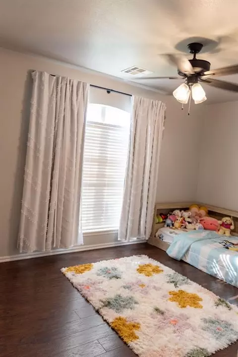 Bedroom - 4412 Applegate Dr, Moore, OK 73160 photo 2 of 4