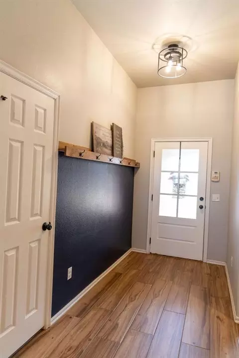 Entry Way - 4412 Applegate Dr, Moore, OK 73160 photo 2 of 2