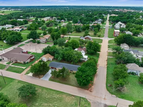View/Area - 1223 E Vilas Ave, Guthrie, OK 73044 photo 3 of 4