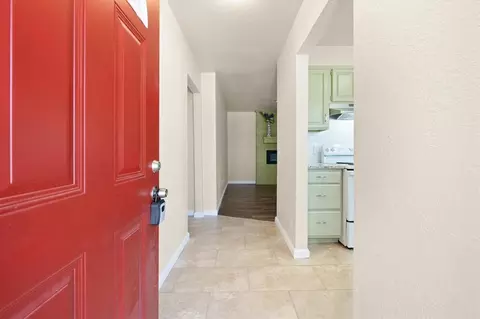 Entry Way - 1223 E Vilas Ave, Guthrie, OK 73044 photo 1 of 2