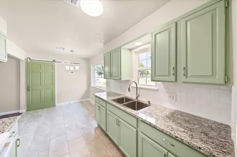 Kitchen - 1223 E Vilas Ave, Guthrie, OK 73044 photo 8 of 8