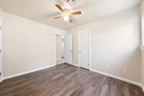 Bedroom - 1223 E Vilas Ave, Guthrie, OK 73044 photo 4 of 4