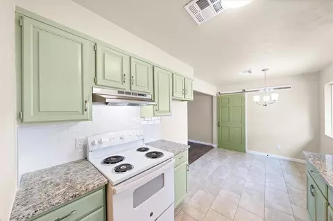 Kitchen - 1223 E Vilas Ave, Guthrie, OK 73044 photo 7 of 8