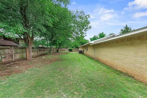 Exterior - 1223 E Vilas Ave, Guthrie, OK 73044 photo 8 of 8