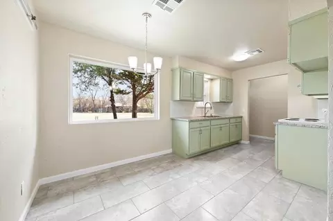 Kitchen - 1223 E Vilas Ave, Guthrie, OK 73044 photo 1 of 8