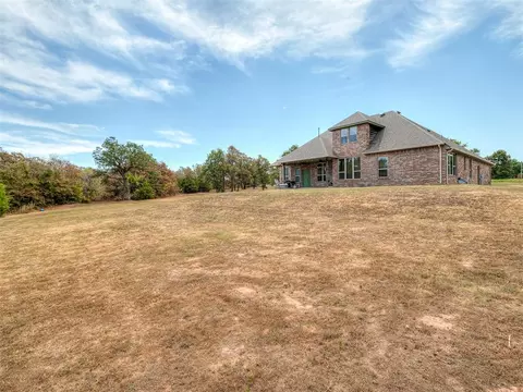 Exterior - 329678 E 1000 Rd, Harrah, OK 73045 photo 5 of 7