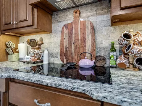 Kitchen - 329678 E 1000 Rd, Harrah, OK 73045 photo 8 of 8