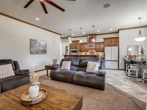 Living - 329678 E 1000 Rd, Harrah, OK 73045 photo 6 of 6