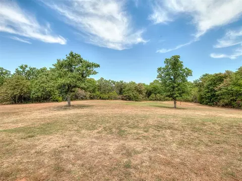 Exterior - 329678 E 1000 Rd, Harrah, OK 73045 photo 4 of 7