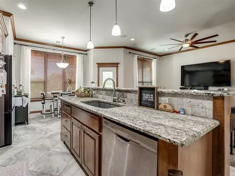 Kitchen - 329678 E 1000 Rd, Harrah, OK 73045 photo 3 of 8
