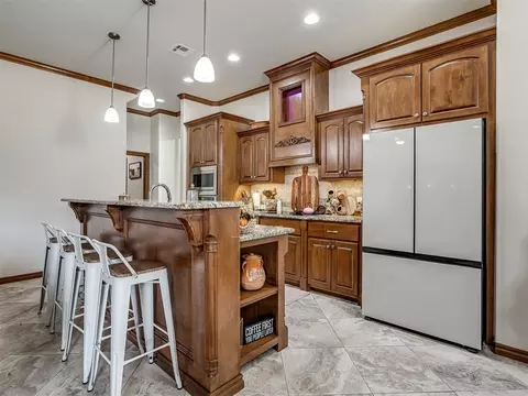 Kitchen - 329678 E 1000 Rd, Harrah, OK 73045 photo 5 of 8