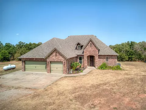 Exterior - 329678 E 1000 Rd, Harrah, OK 73045 photo 6 of 7