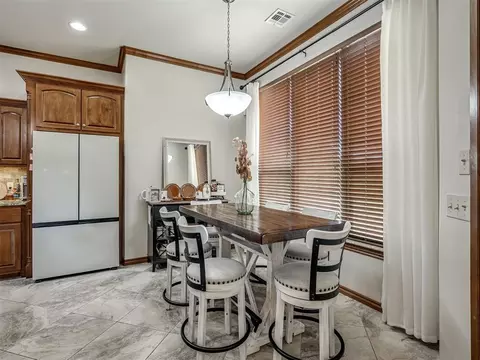 Dining - 329678 E 1000 Rd, Harrah, OK 73045 photo 2 of 2