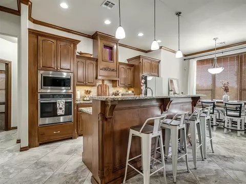 Kitchen - 329678 E 1000 Rd, Harrah, OK 73045 photo 1 of 8