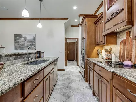 Kitchen - 329678 E 1000 Rd, Harrah, OK 73045 photo 6 of 8
