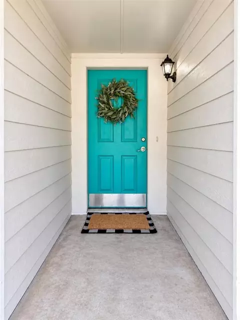 Entry Way - 420 Crest Pl, Norman, OK 73071 photo 1 of 3
