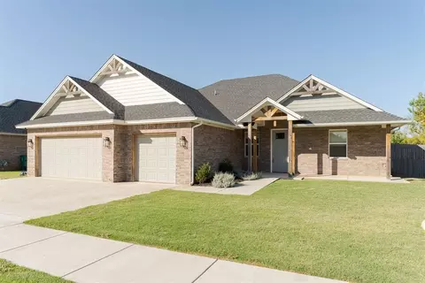 13613 Carlisle Crossing Dr, Yukon, OK 73099