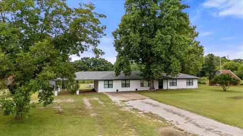Exterior - 649 Clouse Rd, Broken Bow, OK 74728 photo 3 of 12