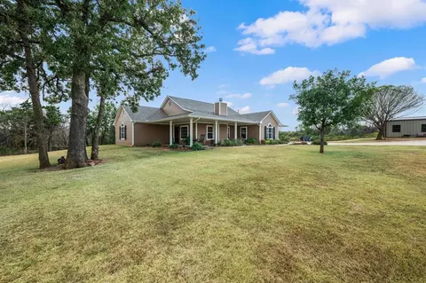 Exterior - 7450 E Triplett Rd, Guthrie, OK 73044 photo 4 of 9