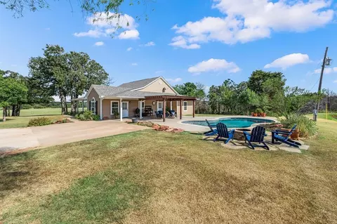 Exterior - 7450 E Triplett Rd, Guthrie, OK 73044 photo 8 of 9