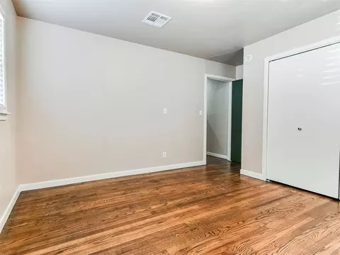 Bedroom - 910 N Creston Way, Norman, OK 73071 photo 7 of 8