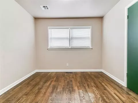 Bedroom - 910 N Creston Way, Norman, OK 73071 photo 5 of 8