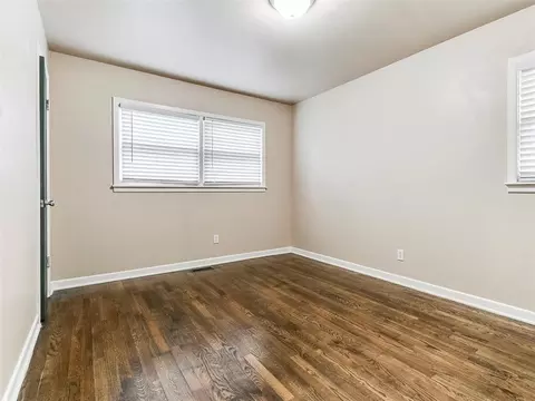 Bedroom - 910 N Creston Way, Norman, OK 73071 photo 3 of 8