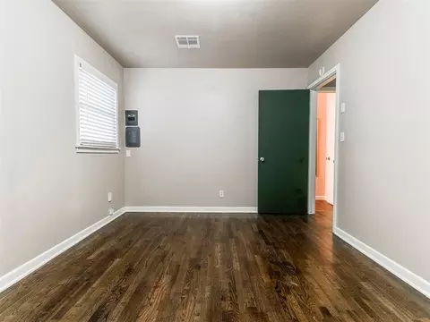 Bedroom - 910 N Creston Way, Norman, OK 73071 photo 2 of 8